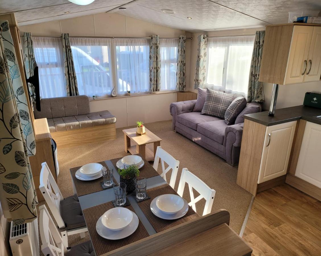 Lovely Static Caravan At Billing Aquadrome Villa Northampton Exterior photo